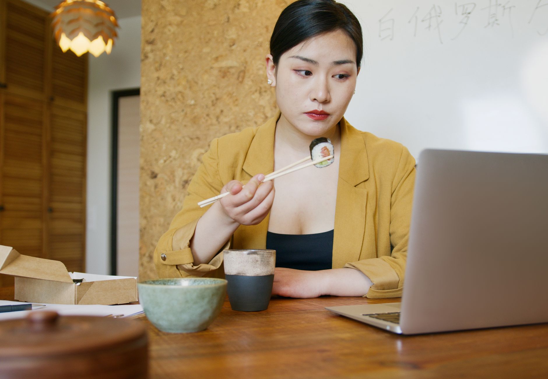 チャットレディのプロフィールって大事？のイメージ
